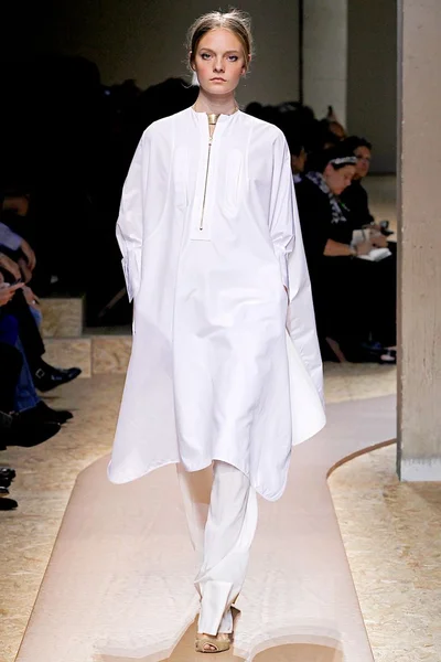Look 19